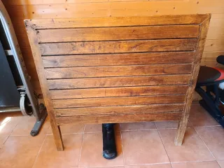 Cabecero de madera rústico