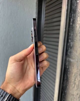 iPhone 14 Pro Max Morado