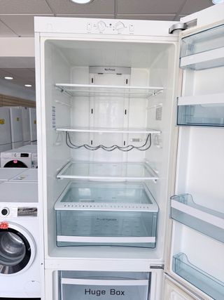 Frigorífico Combi Haier 188cm No Frost A+ - Envio