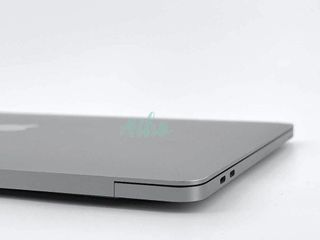 MacBook Pro 13" M1 (2020) 8 CPU/8 GPU núcleos - SSD 512GB - 8GB RAM - Gris Espacial