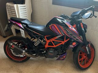 KTM Duke 125 NAKED Naranja/Morado
