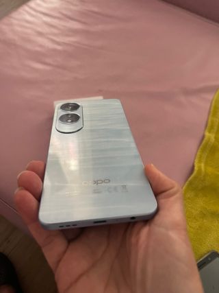 Oppo A60 en caja