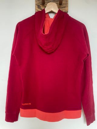 Preciosa sudadera Ternua