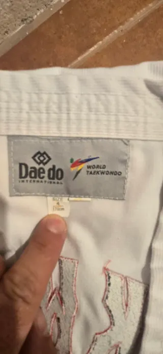 Dos pares de Dobok Taekwondo Dae Do Talla 4 -170cm