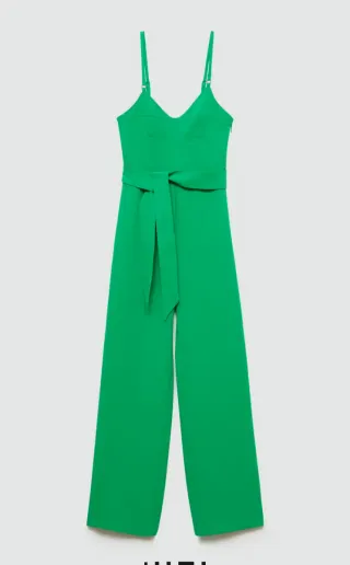 Mono verde de tela con cinturón