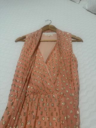 Vestido Naranja con Detalles Dorados