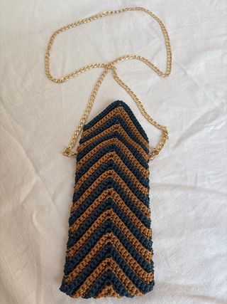 Pochette/porta telefono fatta all’uncinetto a mano