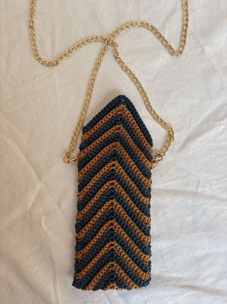 Pochette/porta telefono fatta all’uncinetto a mano