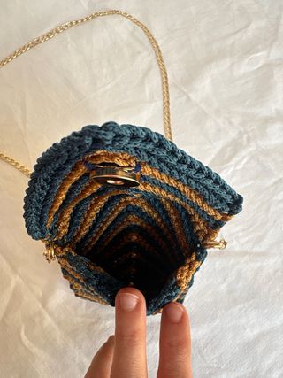 Pochette/porta telefono fatta all’uncinetto a mano