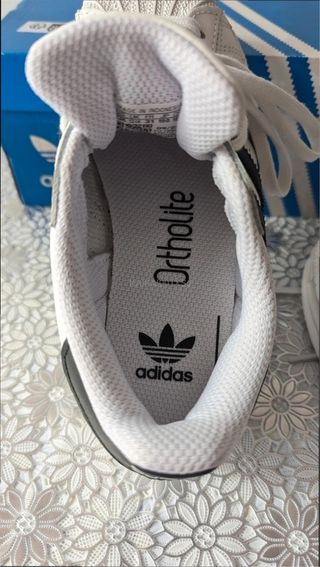 Adidas Superstar Talla 44 Blanco y Negro