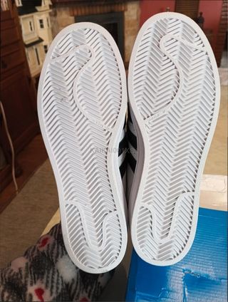 Adidas Superstar Talla 39 Blancas y Negras