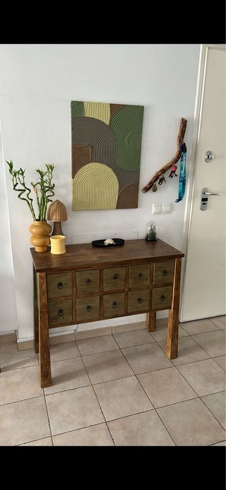 Mueble de madera con cajones