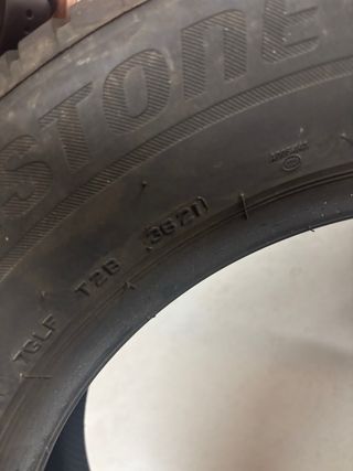 Neumático 215/65 R17 Bridgestone