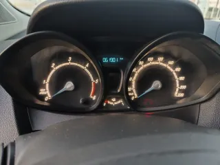 Ford E-Transit Courier 2023