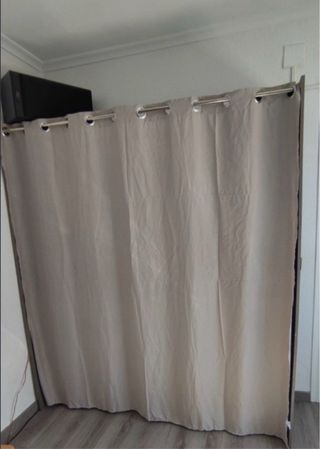 Armario modular con cortinas y estantes