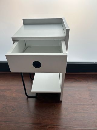 3 Muebles Auxiliares Metálicos