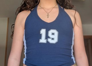 Top Halter Bershka con número 19