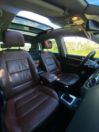 VW TIGUAN FULL EXTRAS CARPLAY TECHO APARCA SOLO!!!