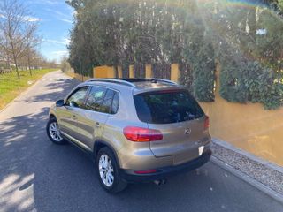 VW TIGUAN FULL EXTRAS CARPLAY TECHO APARCA SOLO!!!