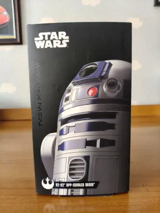 C1P8 e Kylo Ren Star Wars