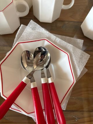 Tazas ,platos y cucharas Arcopal Yoplait Desayuno