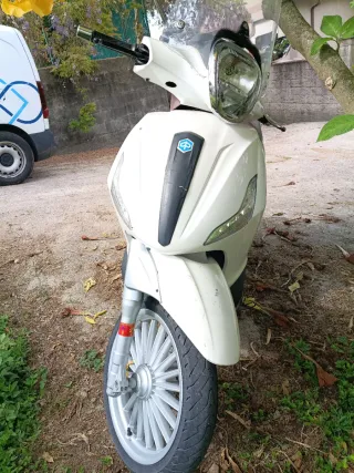 Piaggio Beverly 125cc Beige/Marrón