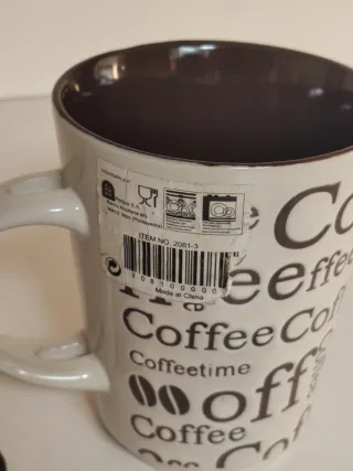 Taza de cerámica con cuchara