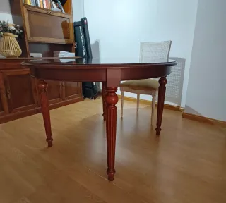 Mesa de salón extensible de madera