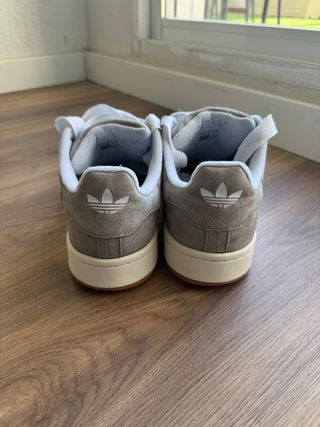 Adidas Campus Grises y Blancas