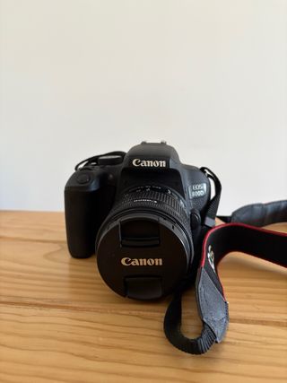 Cámara Canon EOS 800D+Objetivo EF-S 18-55mm+bolso