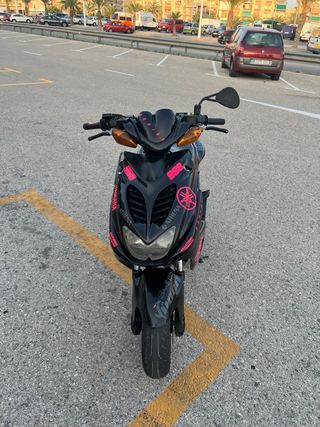 Yamaha Aerox Negra/Rosa