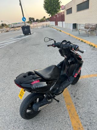 Yamaha Aerox Negra/Rosa