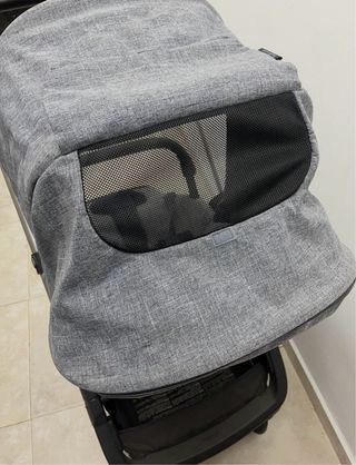 Passeggino Inglesina Aptica grigio.