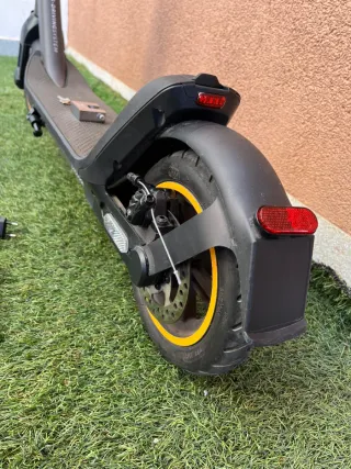 Patinete Cecotec Bongo 700W Negro/Amarillo