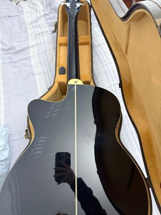 Guitarra Electroacústica Washburn Negra con funda