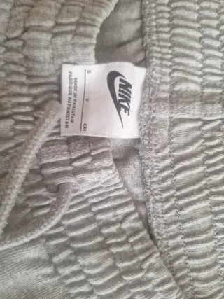 Pantalón corto gris Nike