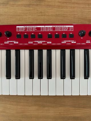 Teclado Behringer U-Control UMX49 MIDI