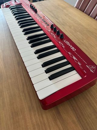 Teclado Behringer U-Control UMX49 MIDI