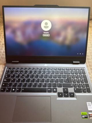 Portátil Gaming Lenovo LOQ 2025, RTX 4050 Ryzen 7