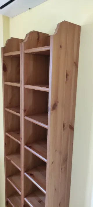 Estanterías de madera para CDs