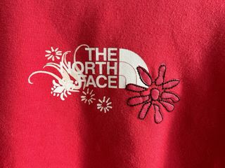 Felpa The North Face rossa con stampa