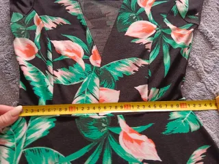 Vestido estampado hojas tropicales