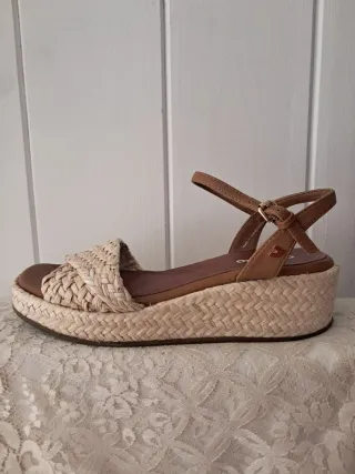 Sandalias cuña de piel y fibra natural 39 Gioseppo