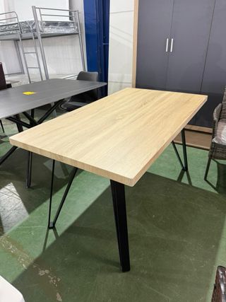 Mesa de comedor madera y metal