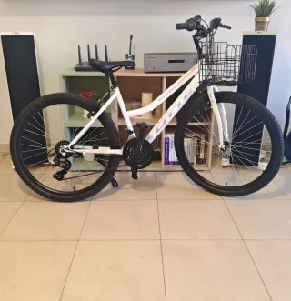 Bicicleta OTTE blanca con cesta