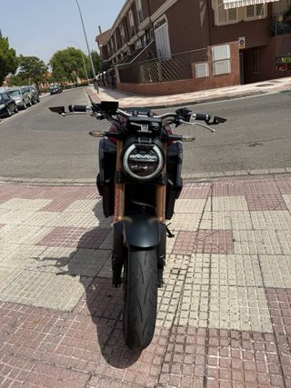 Honda CB 650 Hornet 2024 - 5.500 km
