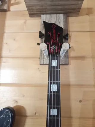Bajo Diamond Hailfire Tipo Thunderbird