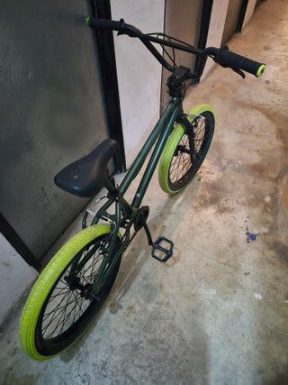 Bicicleta BMX Wide 500 poco uso