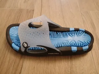 Chanclas piscina unisex azul y gris