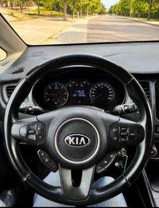 KIA Carens-1.7-2017